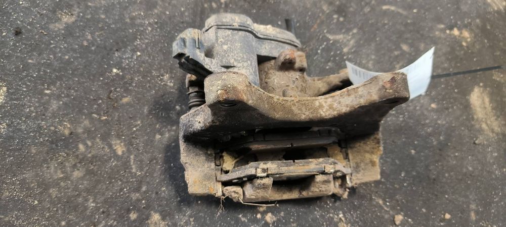 zacisk hamulcowy lewy i prawy tylny ford f 150 3.5 v6 2017r