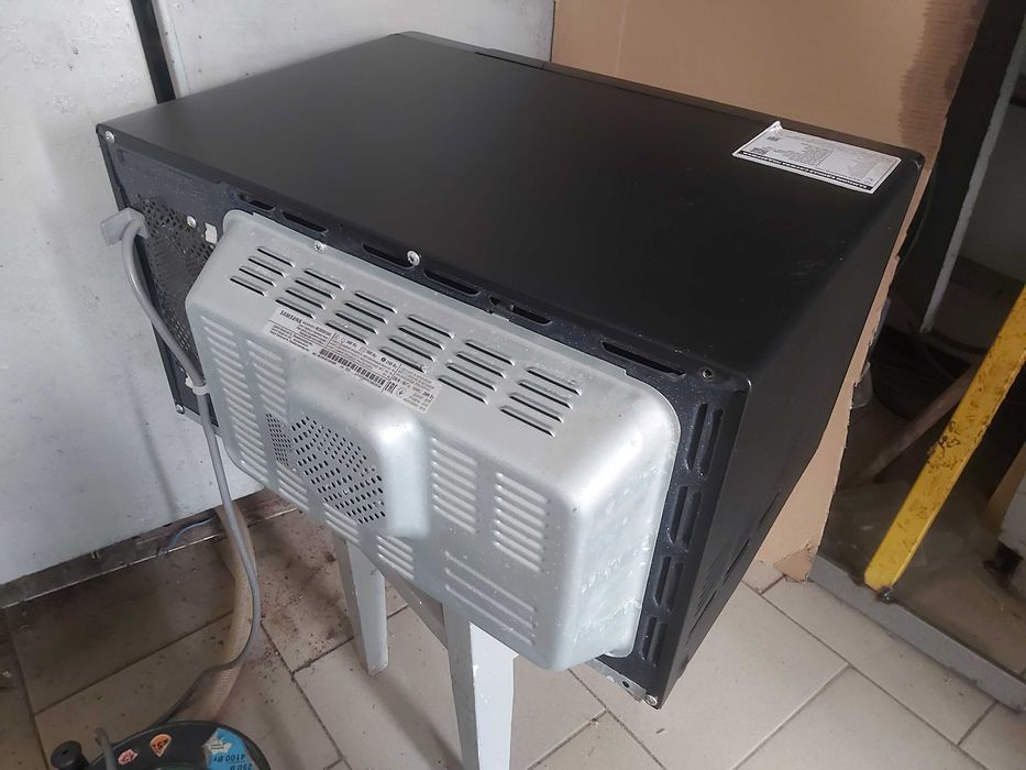 Микроволновка SAMSUNG MC28H5013AK