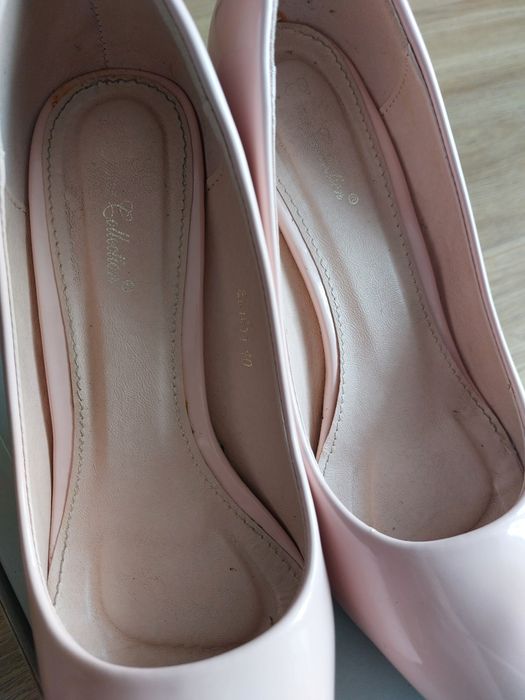 Szpilki pudrowy róż roz. 40