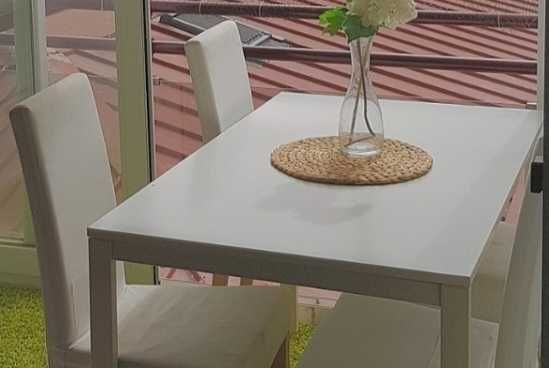 Mesa ikea e 4 cadeiras