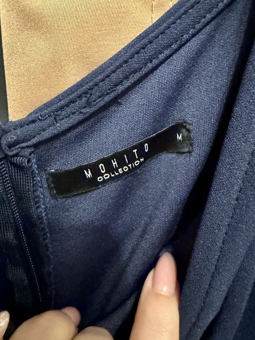 Granatowy kombinezon z Mohito