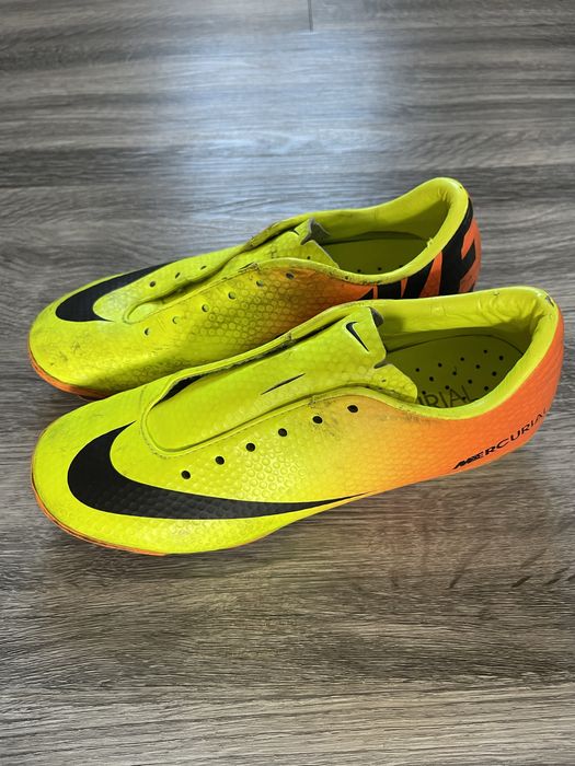 Бутси кроссівки для футболу