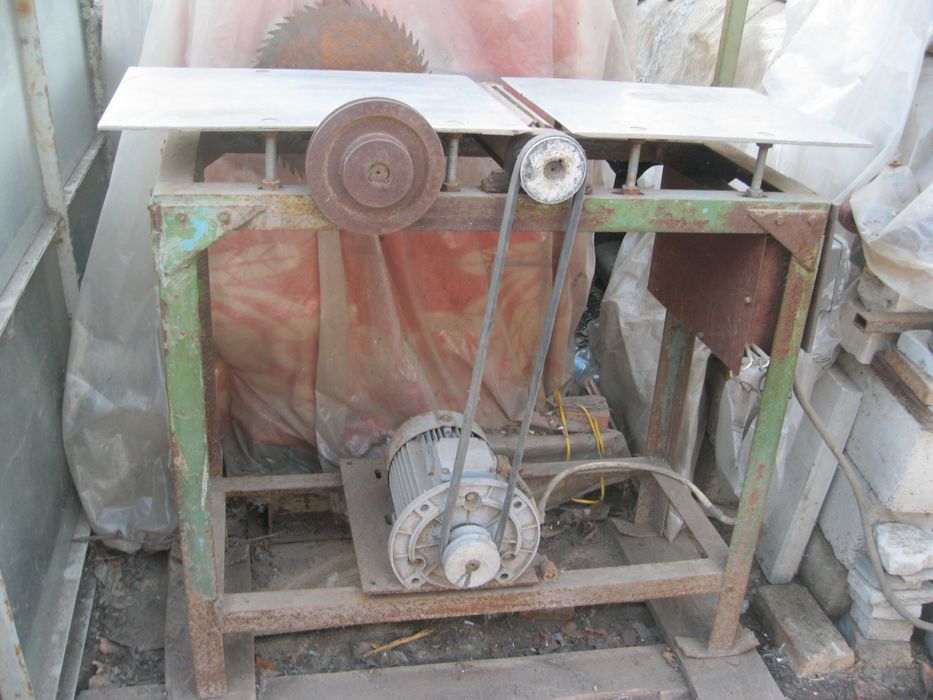 деревообробка верстат стругальный + циркулярка б/у.