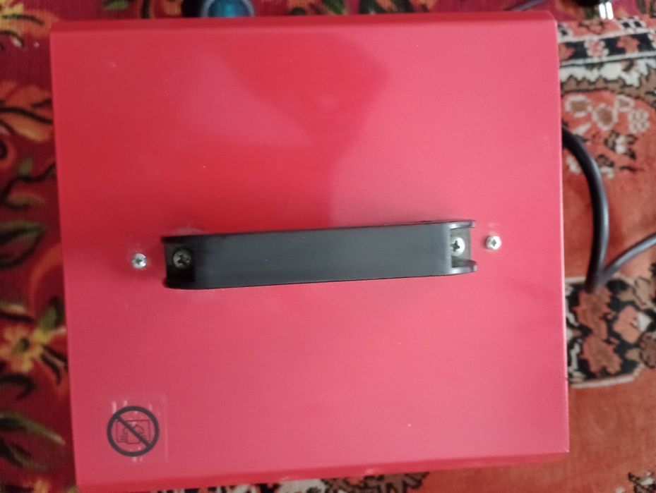 Тепло вентилятор.