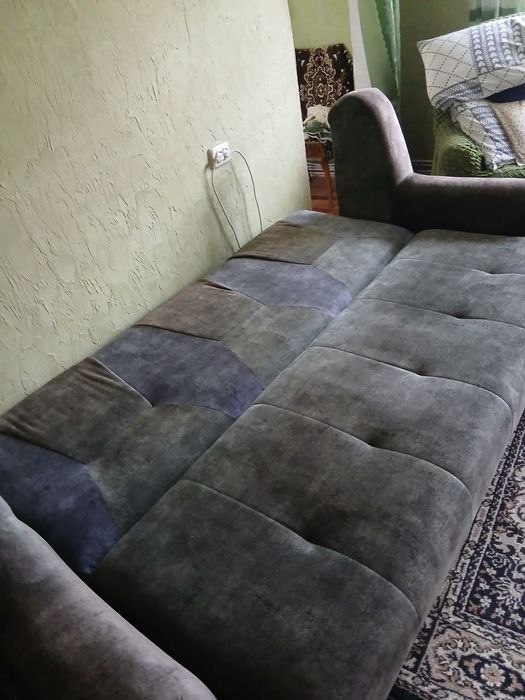 Продам диван крісла пуфи