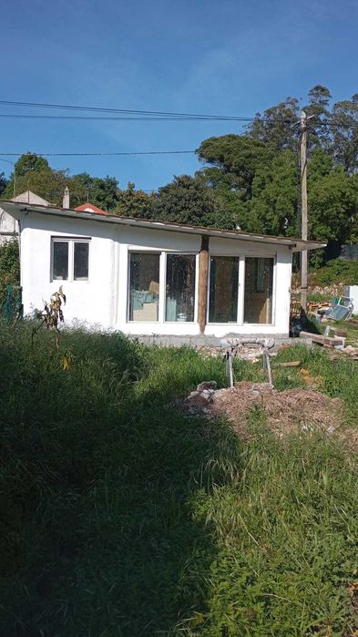 Armazém e terreno agrícola