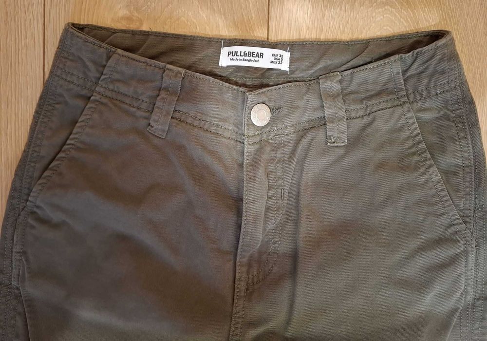 Spodnie damskie bojówki Pull & Bear, roz. 32. Kolor khaki. Okazja!
