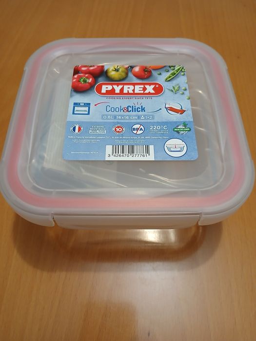 Pyrex Container with Lid457281405715097600