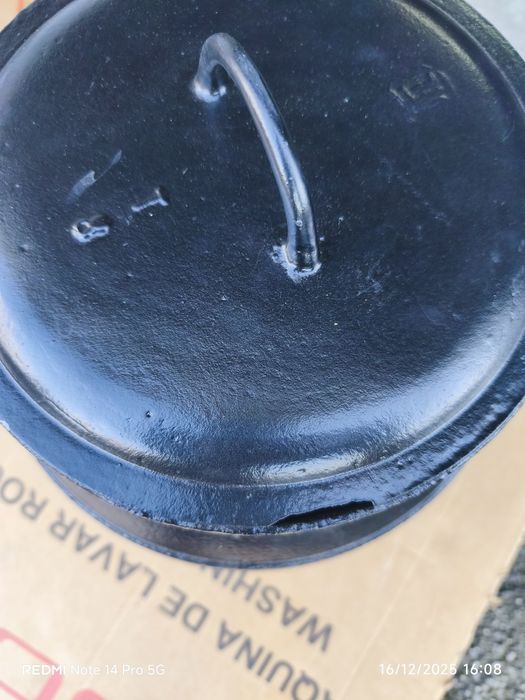 Pote antigo  de três pernas