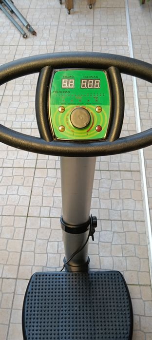 Máquina de ginástica e fitness vibratória