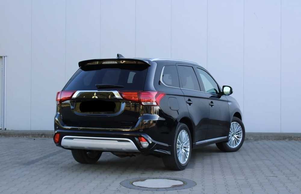 Mitsubishi Outlander 2018 Hybryda Plug-in 2.0 AWD