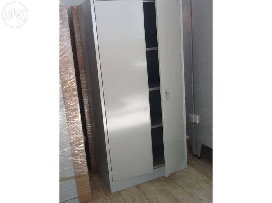 Armário médio com portas bater chapa cinza novo