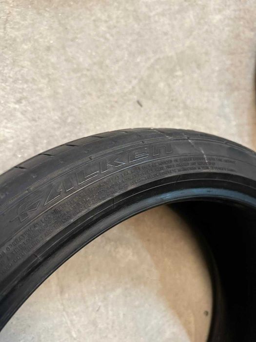 36 - Pneu falken 225/40 r19