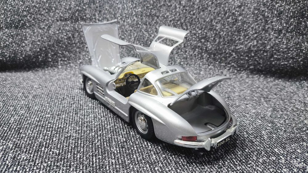 Модель Mercedes-Benz 300 SL (1954) масштаб 1:24 Bburago: 1 200 грн