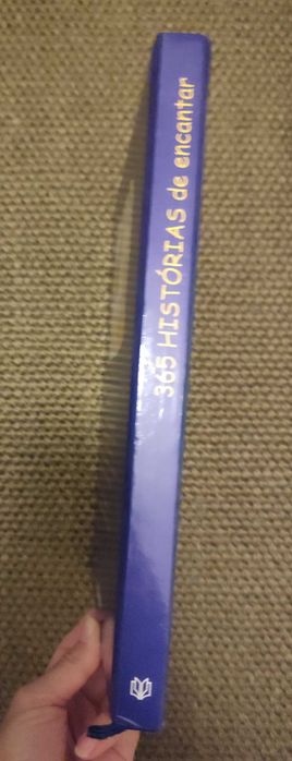 Livro 365 Histórias de Encantar