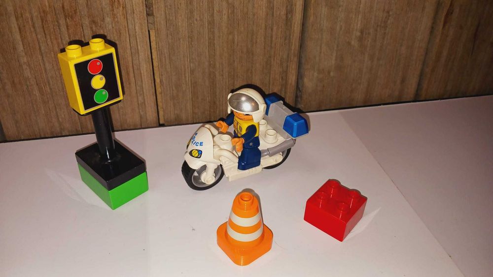 LEGO DUPLO MOTO POLICIA