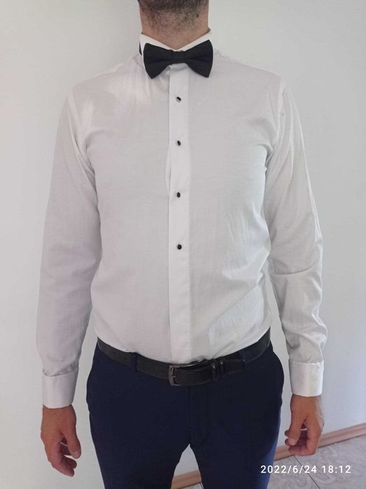 Smoking ślubny Lancerto granatowy razem z koszulą Pako Lorente SlimFit
