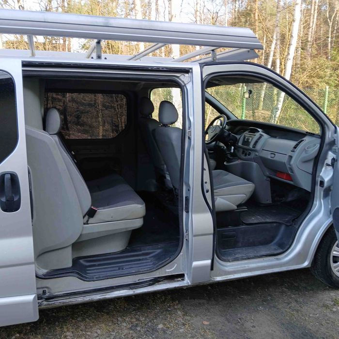 Sprzedam samochód Ciężarowy OPEL VIVARO