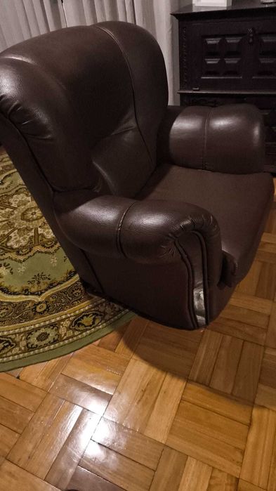 Brown Leather Single Sofas — Perfect Condition — €1564739761592578122