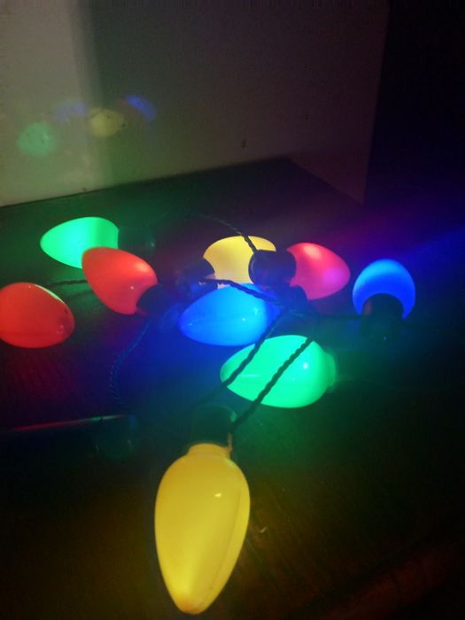 Новогодняя гирлянда свечки работает на батарейках