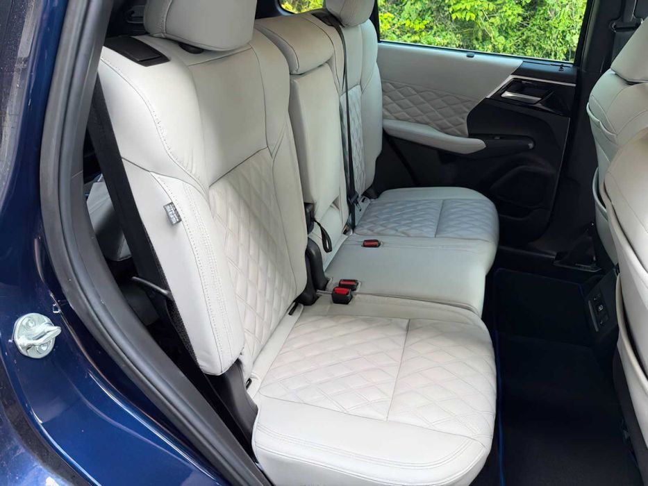 Mitsubishi Outlander PHEV SEL      2023