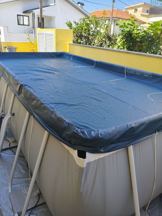 Piscina Intex utilizada só um mês.