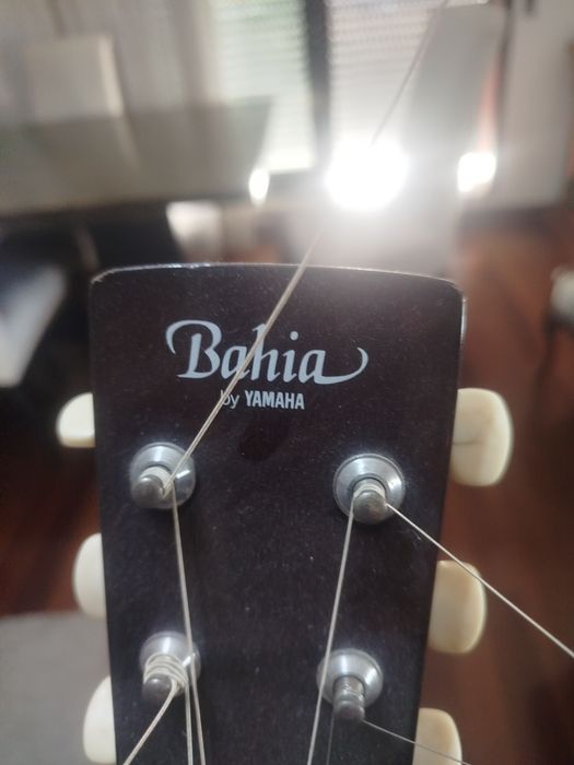 Guitarra Yamaha Bahia
