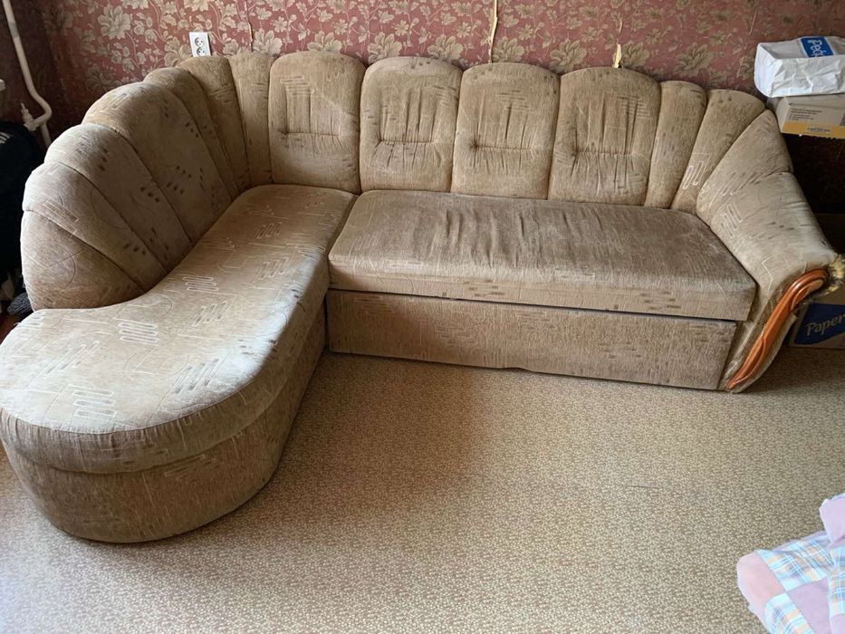 Диван кутовий у вживаному стані