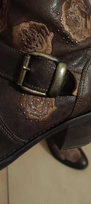 Botas de couro tam. 36