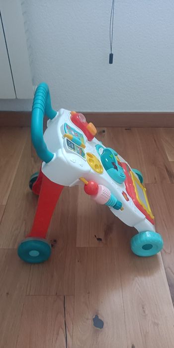 Pchacz niemowlęcy zabawka