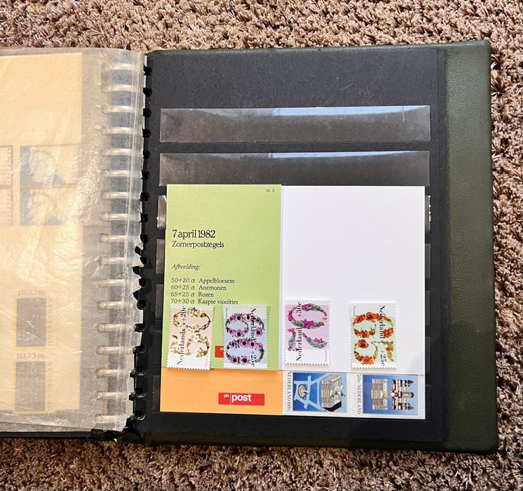 Selos + Álbum  Filatélico.