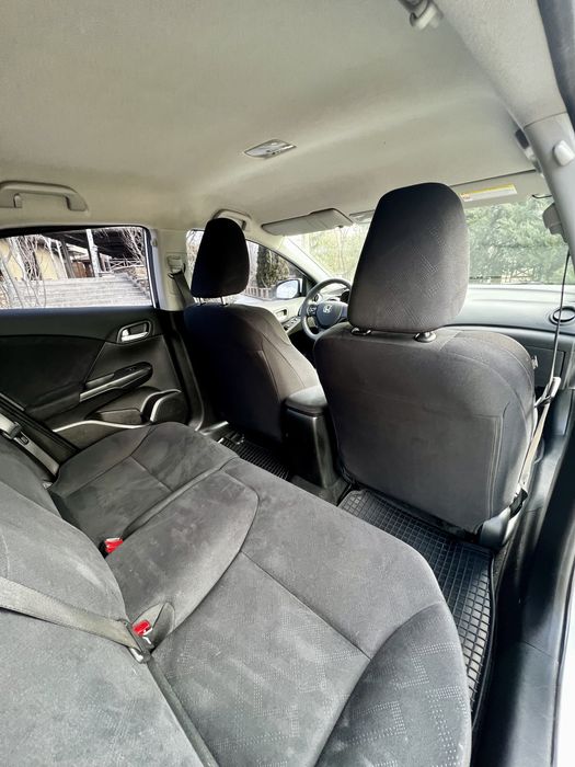 Honda Civic 1.8 Avtomat White Pearl 11500$