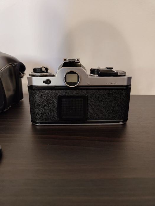 Aparat analogowy Nikon FE + 50mm 1.8