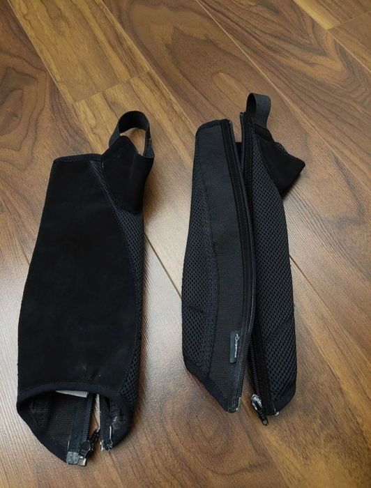 Vendo polainas de equitação Mesh pretas de criança.