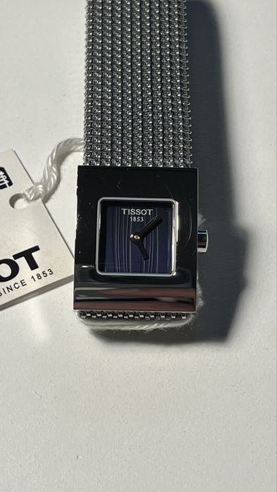 TISSOT BELLFLOWER Szwajcarski zegarek kwarciwy T11.1.185.50