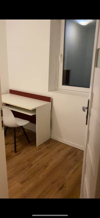 Room near to the center. No deposit.