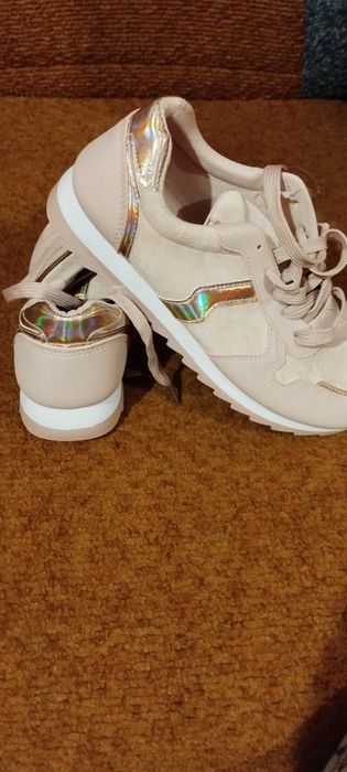 Нежно розовые красовки