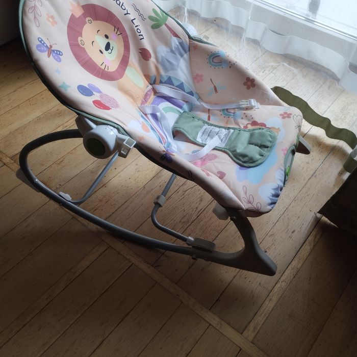 Продам Дитячий шезлонг в гарному стані