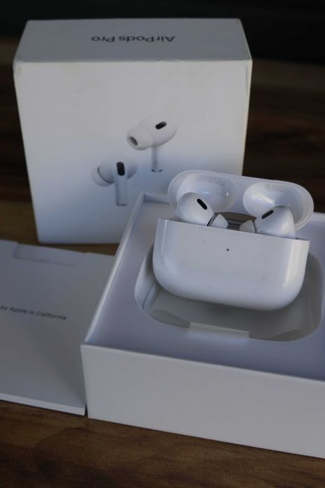 Apple AirPods Pro 2 MagSafe with Charging Case USB-C (MTJV3)
