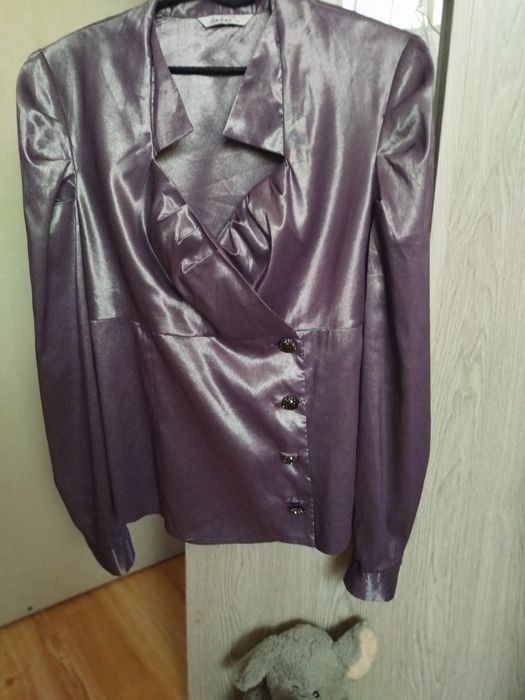 Marynarka- bluzka lekko błyszcząca