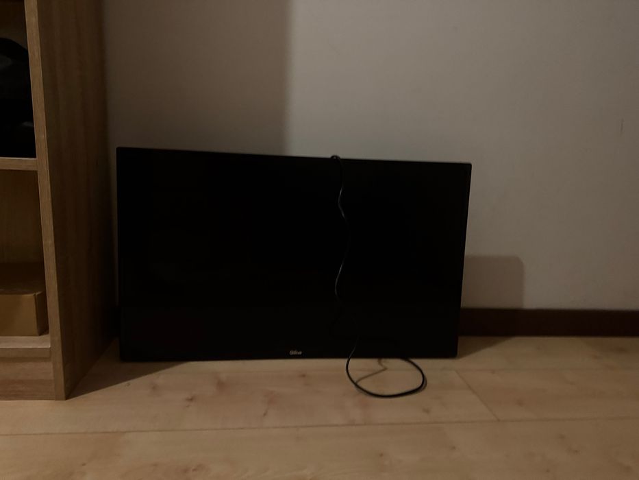 Smart TV quilive 32 polegadas com comando