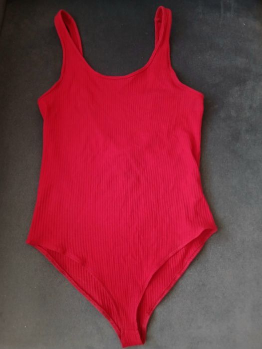 Body czerwone Pull and Bear M 38 bluzka top