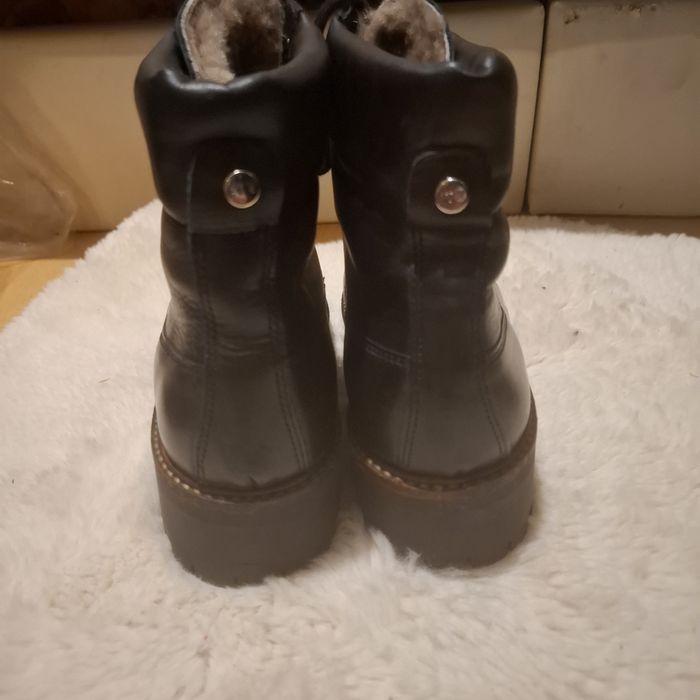Skórzane buty zimowe marki Face the winter