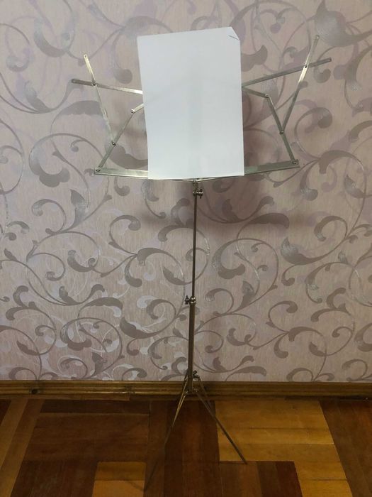 Пюпитр-подставка для нот-нотный стан-музыкальный стенд-стойка на пол