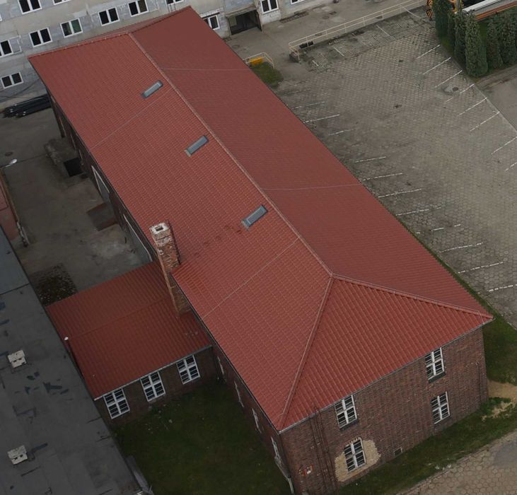 Sprzedaż czerwonej dachówki