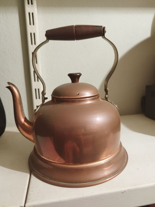 Artigo colecionador Chaleira em cobre 53 euros