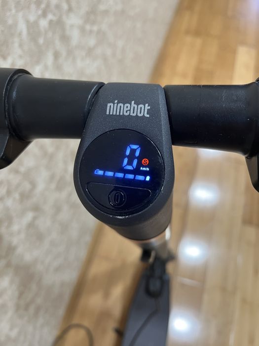 Електросамокат Ninebot