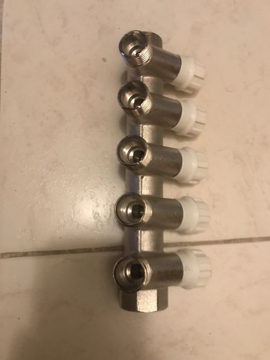 Коллектор  гребенка для воды Fado