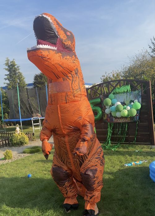 Dmuchany dinozaur