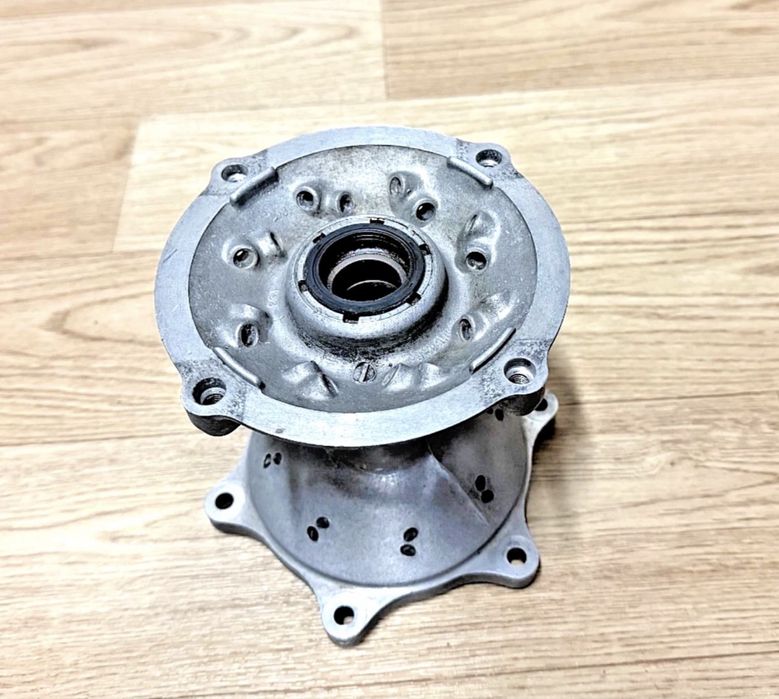 2000-2001 Cubo traseiro  honda cr125r  250r